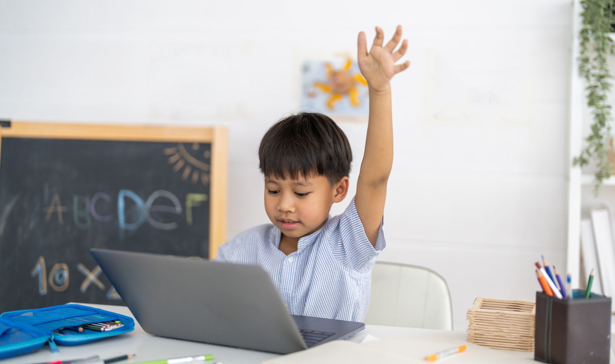 Proyectos de Innovaci&oacute;n Pedag&oacute;gica en la Modalidad a Distancia para la Educaci&oacute;n B&aacute;sicas