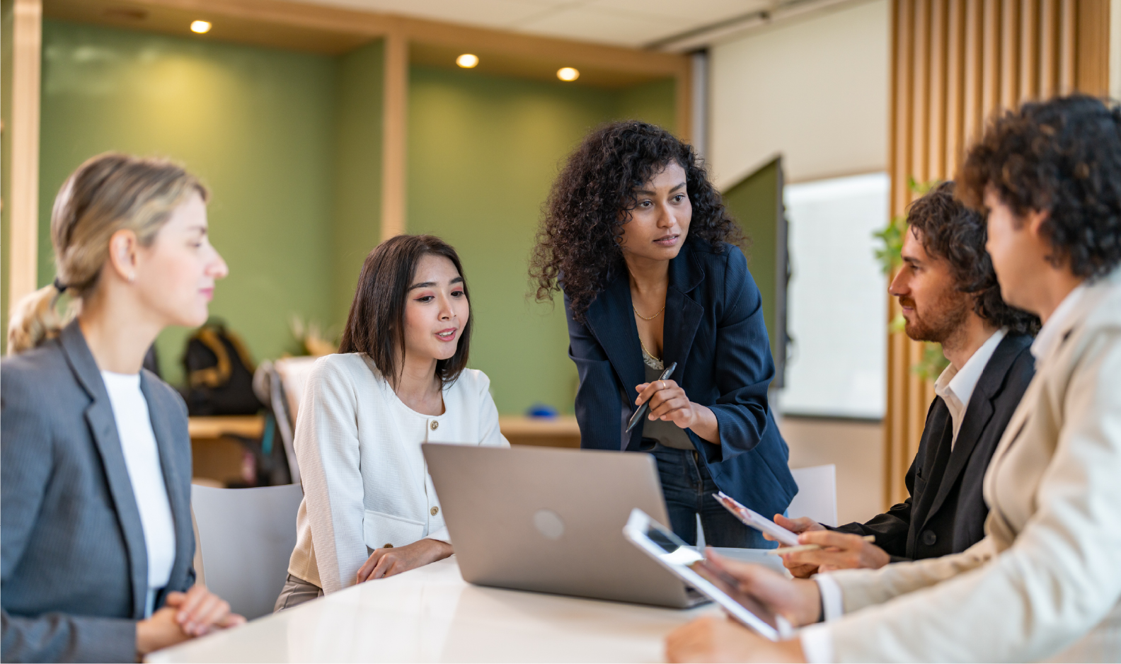 Diplomado de Especialización en Liderazgo, Comunicación Estratégica y Gestión de Equipos