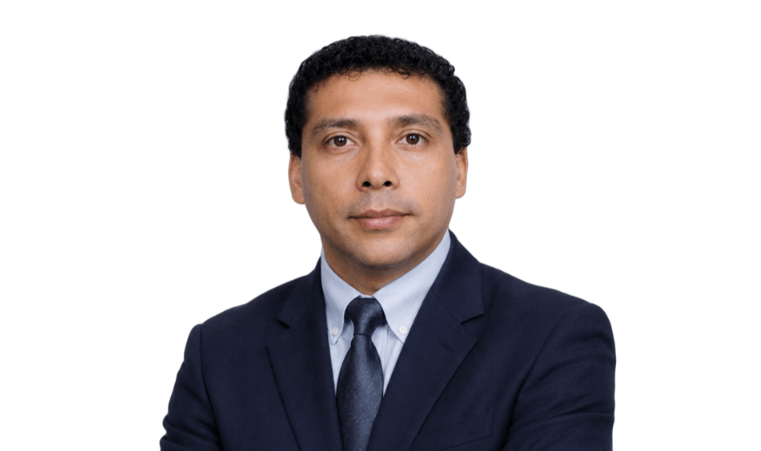 Mag. Edgard Flores