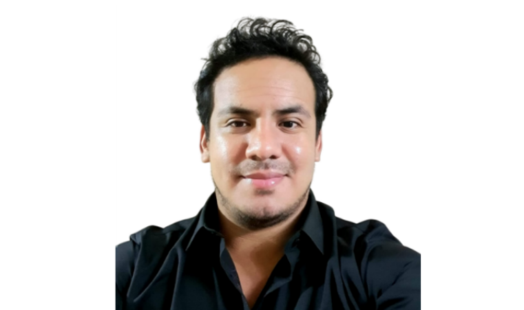 Mag.  Manuel Hoyos
